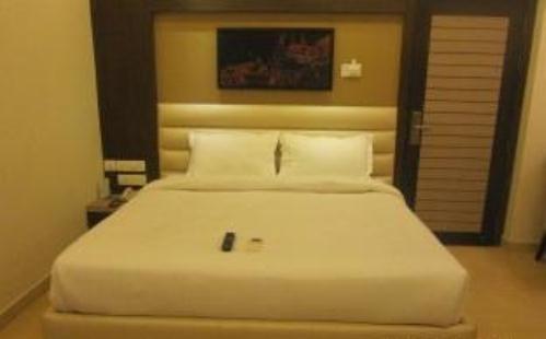 Hotel J S Residency 3*